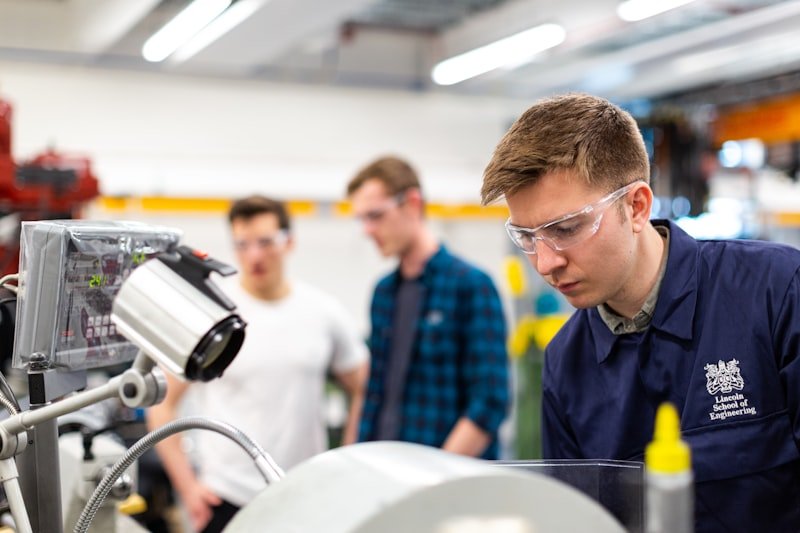 Top 5 Laptop Repairing Institutes to Do Laptop Repairing Course in India.